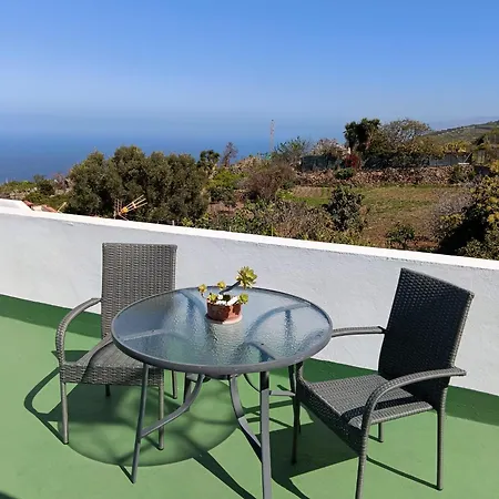 2faros Apartment *