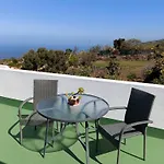 2faros Apartment *